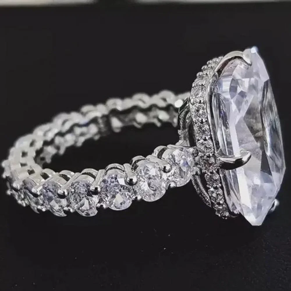 925 STERLING SILVER ENGAGEMENT RING, CUTE RING, SHINY RING. - Picture 2 of 6